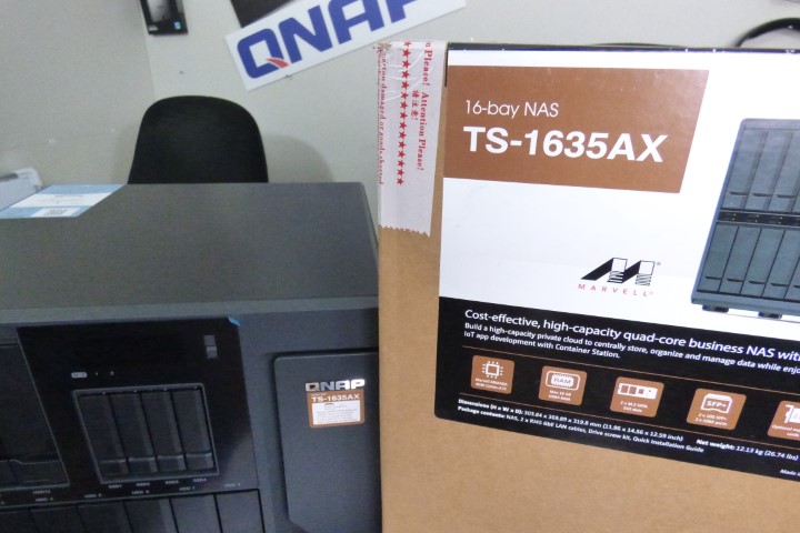 Unboxing the QNAP TS-1635AX 12-Bay 10Gbe NAS – NAS Compares