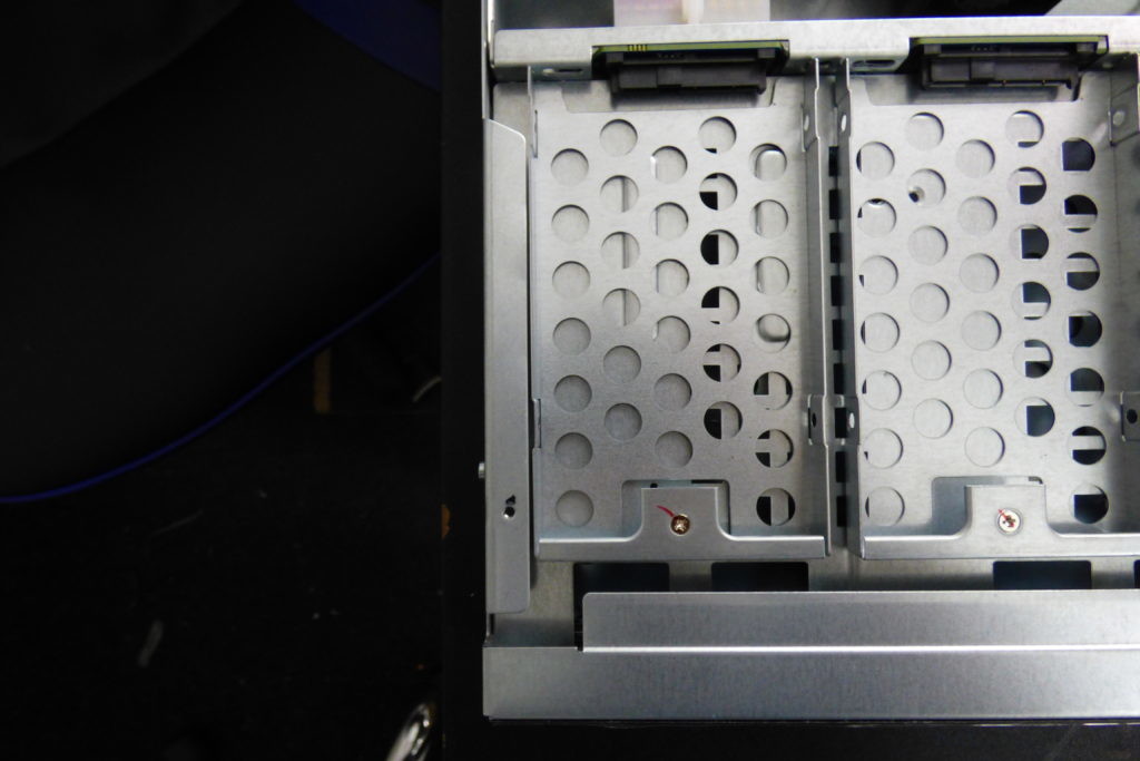 TVS972XU Intel CPU 2X 10GBE SFP+ 4 NAS Hard Drives 5 SSD Bays TS983XU