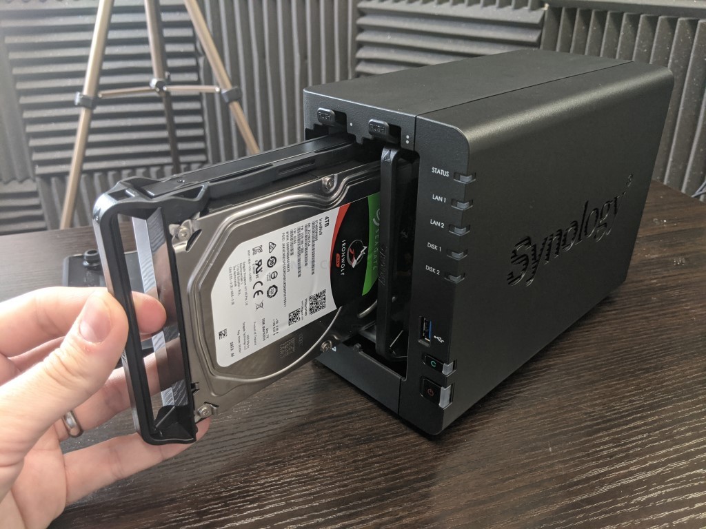 Synology DS220+ NAS Hardware Review – NAS Compares