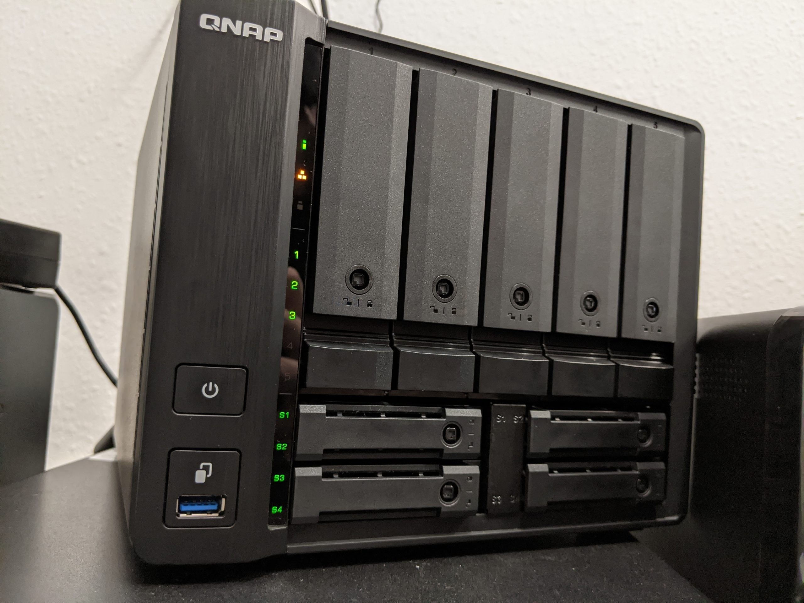 QNAP TS-h973AX NAS Hardware Review – NAS Compares