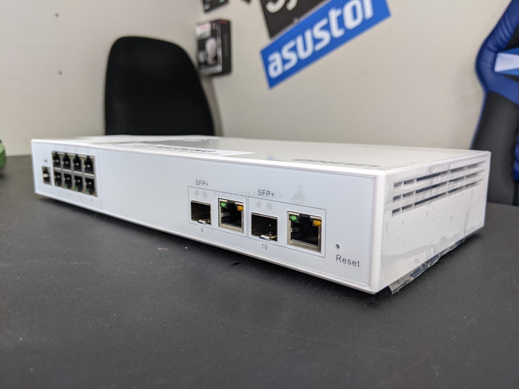 QNAP QSW-M2108-2C 10-Port 10GbE and 2.5GbE QSW-M2108-2C-US B&H