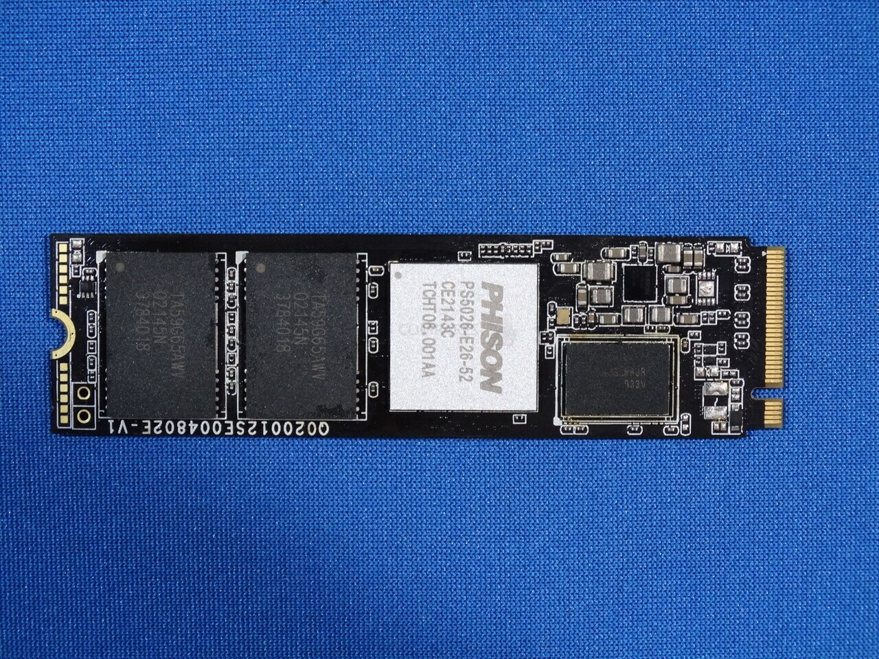Phison PS5026-E26 Reference Design PCIe 5.0 2TB NVMe M.2 SSD Preview -  Things Just Got a Whole Lot Faster