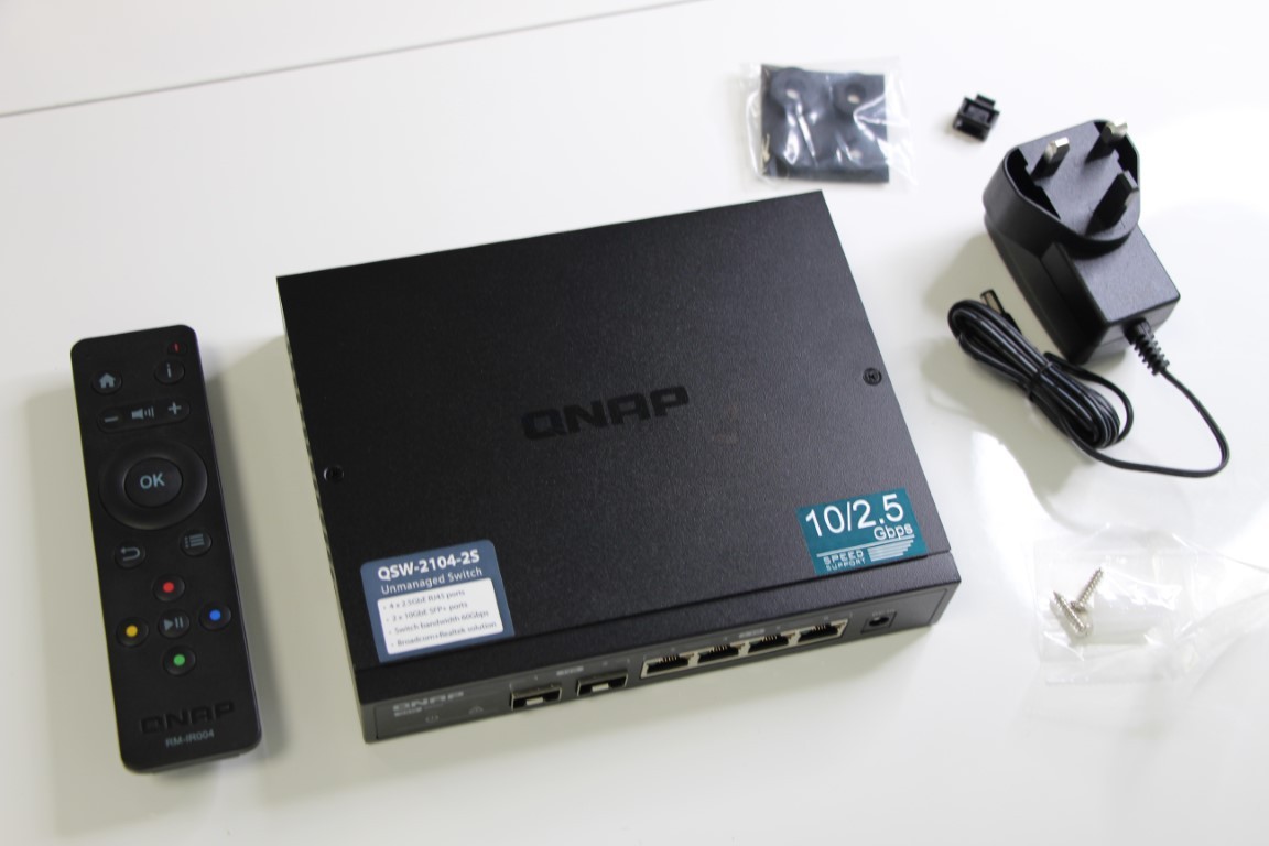  QNAP QSW-2104-2T-A-US 6-Port 10GbE & 2.5GbE Plug & Play  unmanaged Network Switch For Desktop : Electronics