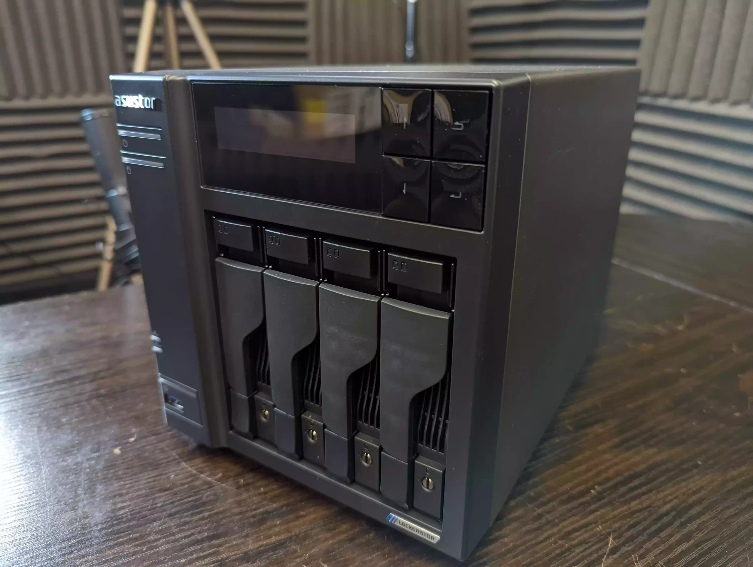 Asustor Drivestor 4 AS1104T 4-Bay NAS Review - Lots of Features for Less  than $270