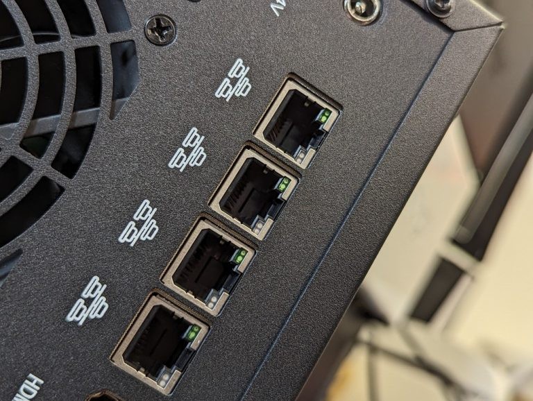 CWWK AIOT6 6Bay NAS Review Bang for Buck? NAS Compares